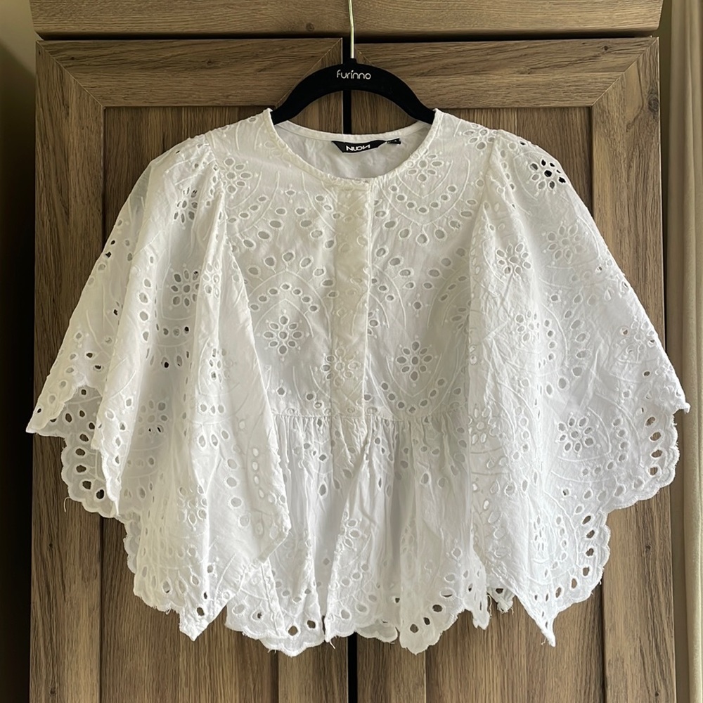 COPY - NWOT White eyelet blouse